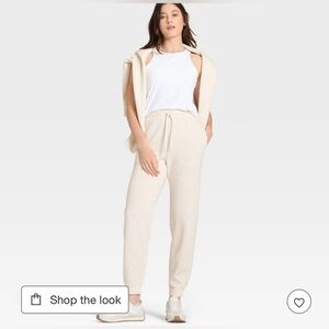 LIKE NEW All in Motion Airy Sleek Jogger SweatPants